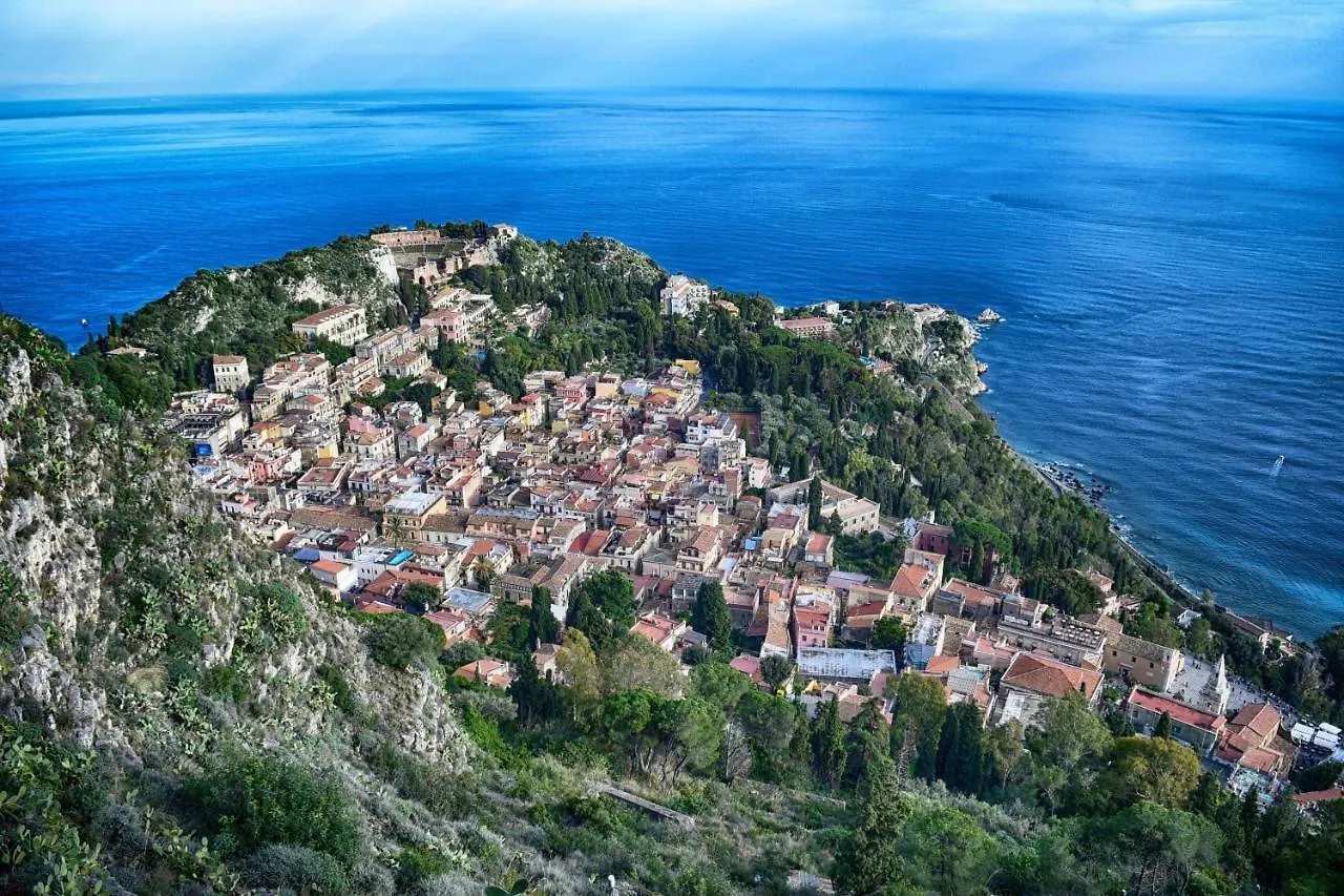 Charming Place 2 Taormine 0*,